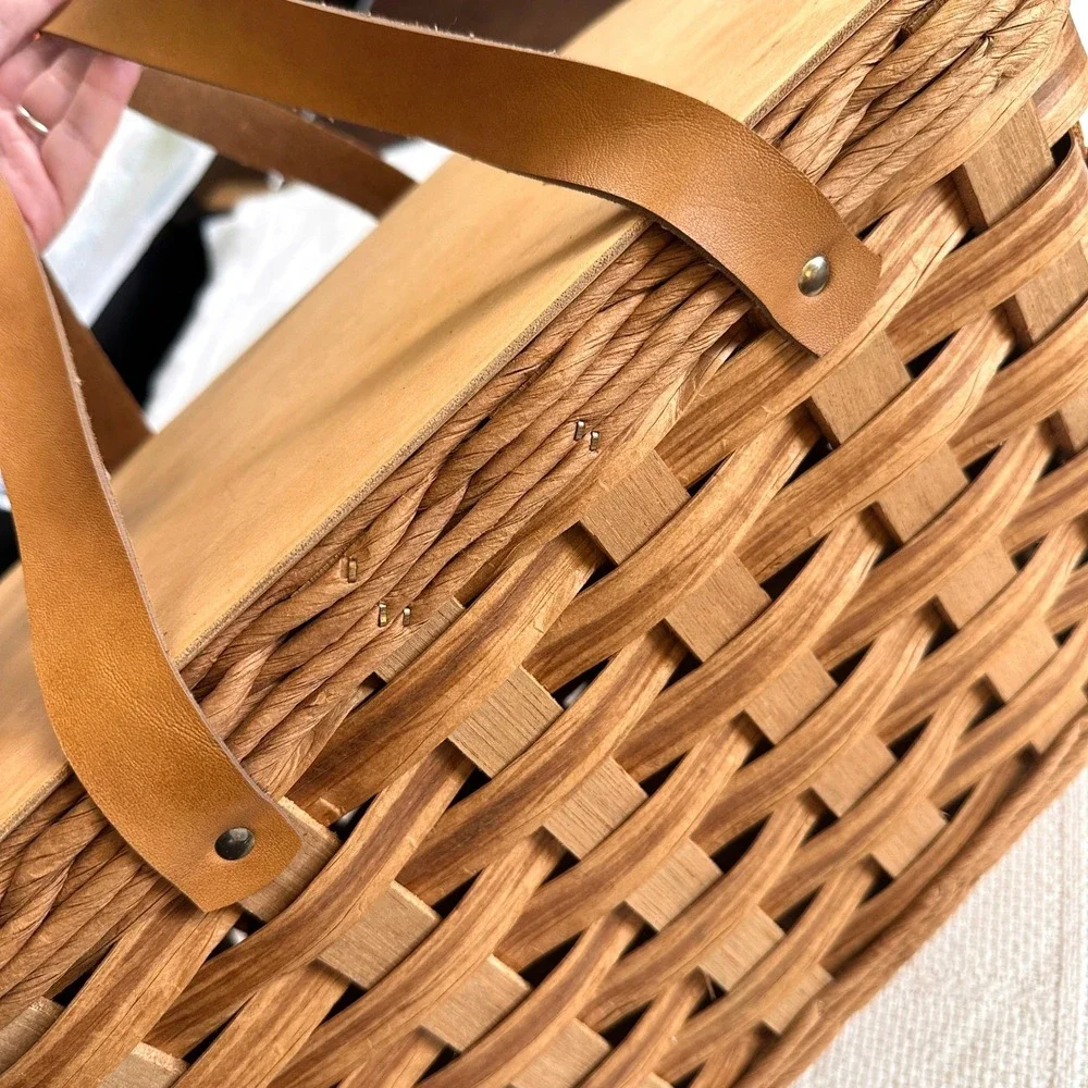 VTG Woven Wood Picnic Basket Leather Straps Lid Cottagecore Rustic Boho 16x10.5
